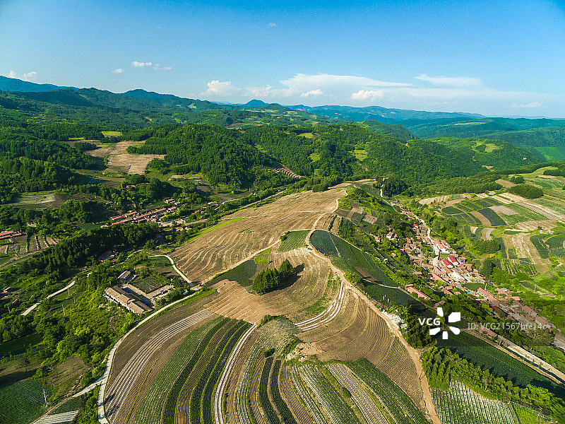 航拍夏季中国松岭雪村图片素材