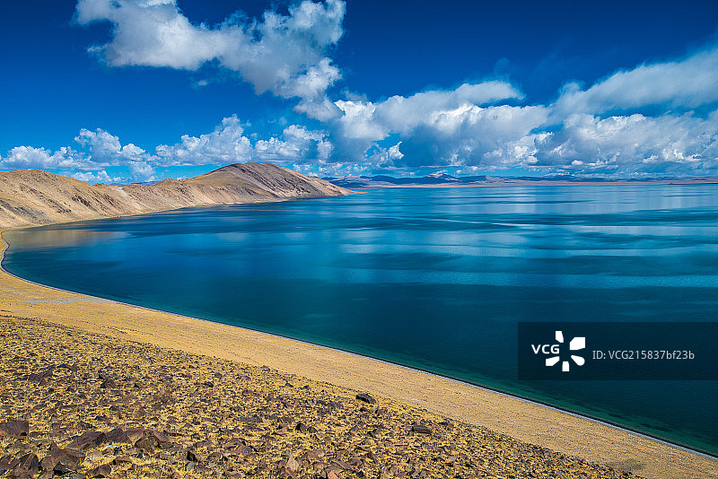 西藏那曲地区班戈县八木措风光图片素材