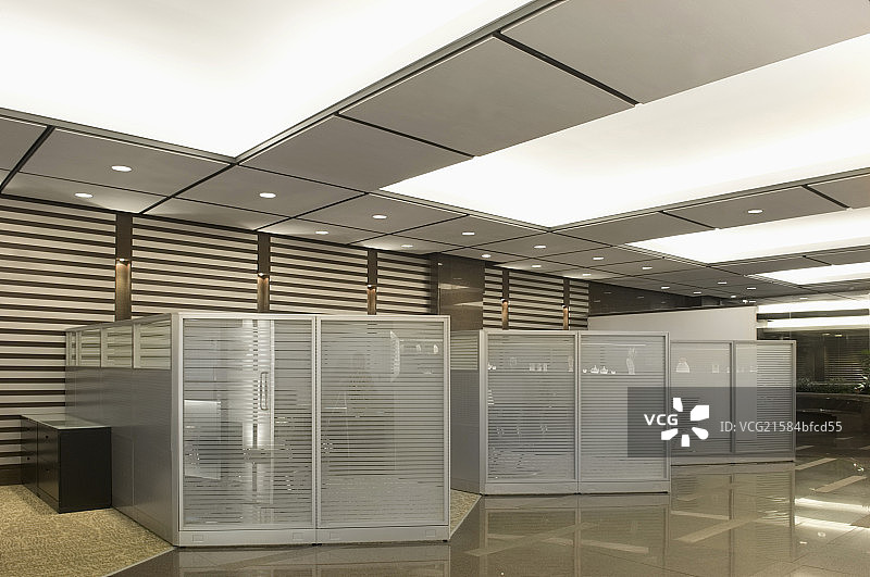 Interior modern office with cubicles图片素材