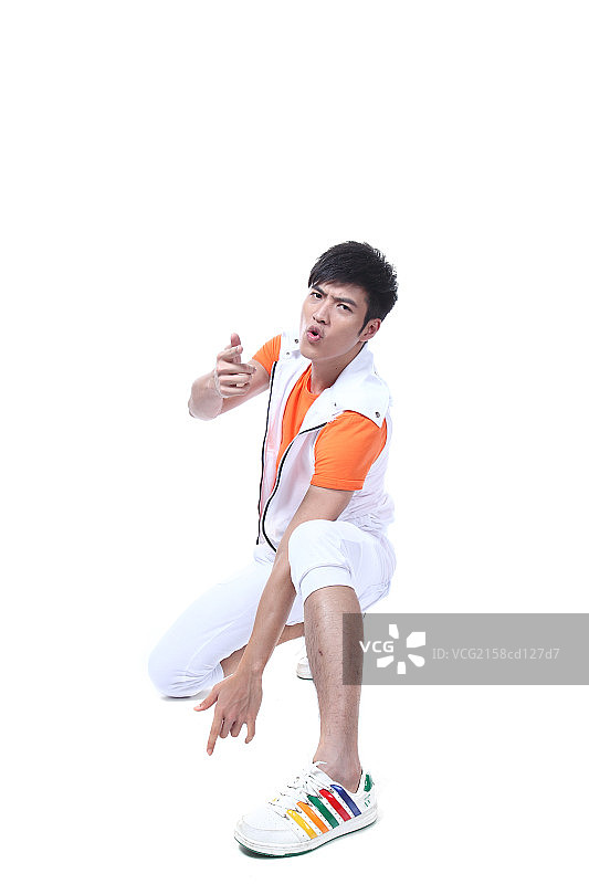 跳街舞的年轻男人图片素材