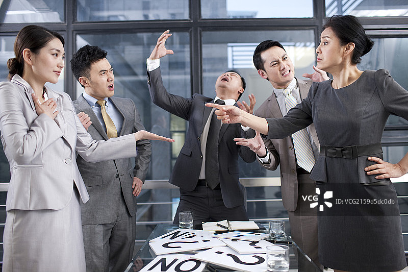 争吵不休的商务人士图片素材