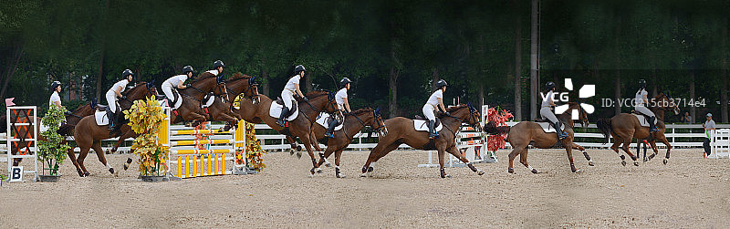 东方人赛马图片素材