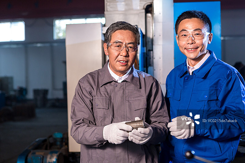 车间工人肖像图片素材