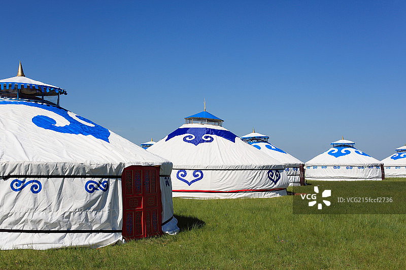 草原上的蒙古包图片素材