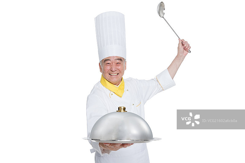 穿着厨师服的老年男人拿着厨具图片素材