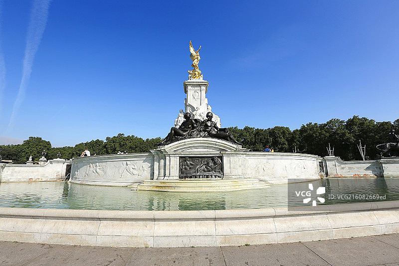 白金汉宫胜利女神纪念碑图片素材