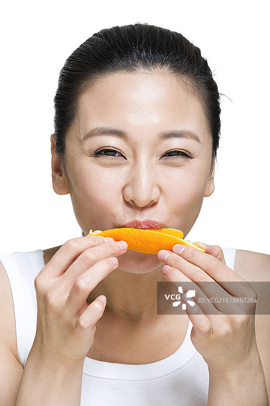 棚拍年轻女人的面部表情图片素材