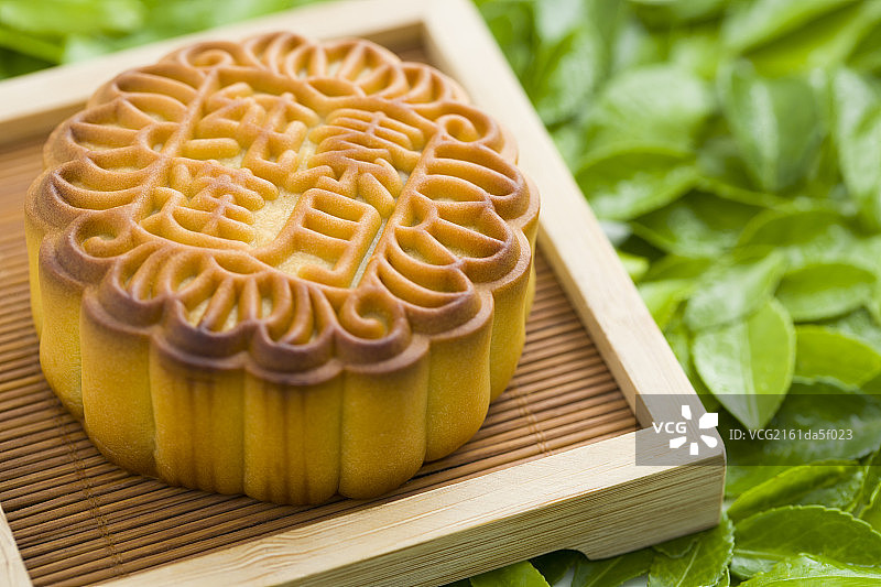 中秋月饼和茶叶图片素材