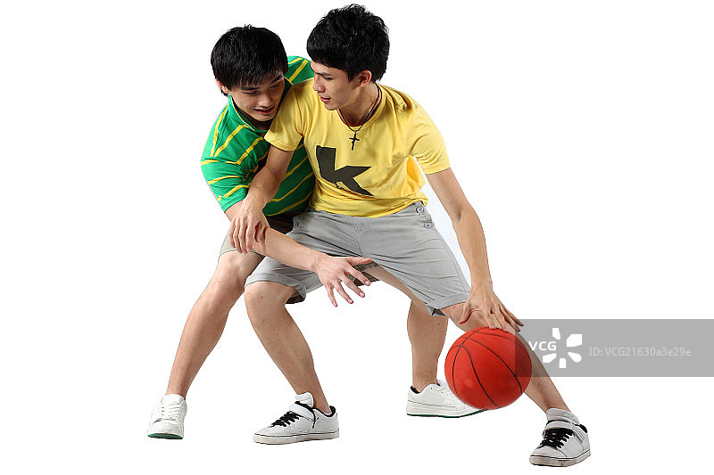 玩篮球的男生图片素材