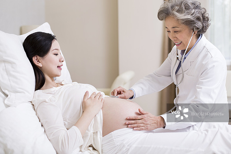 孕妇做产检图片素材