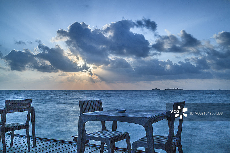 马尔代夫海上日出图片素材