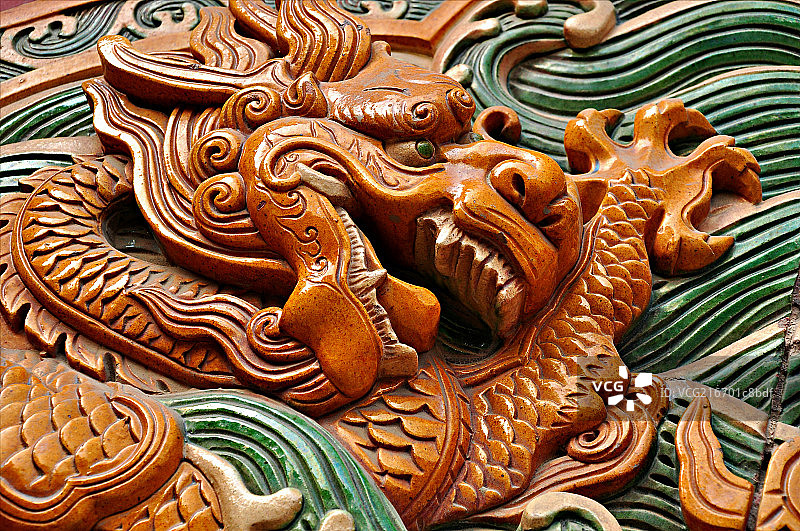 琉璃瓦龙首特写图片素材
