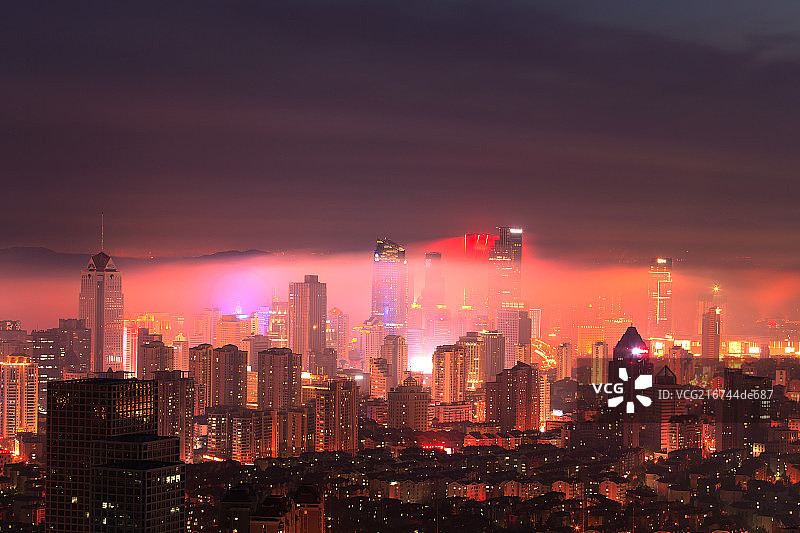 城市夜景、平流雾图片素材