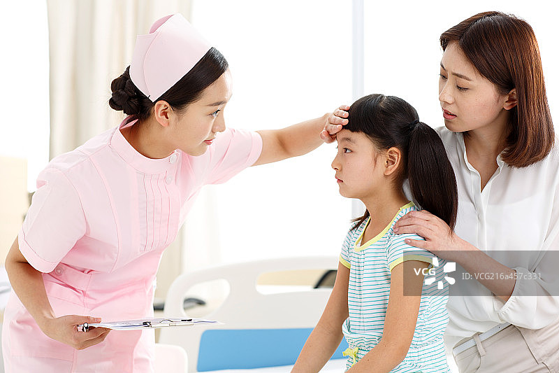 医务工作者和患者图片素材