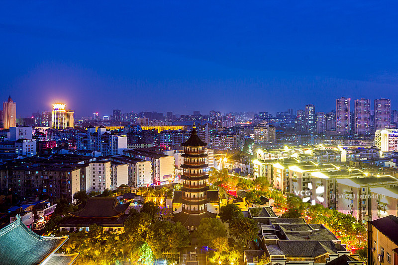 绳金塔夜景图片素材