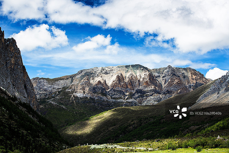亚丁神山图片素材