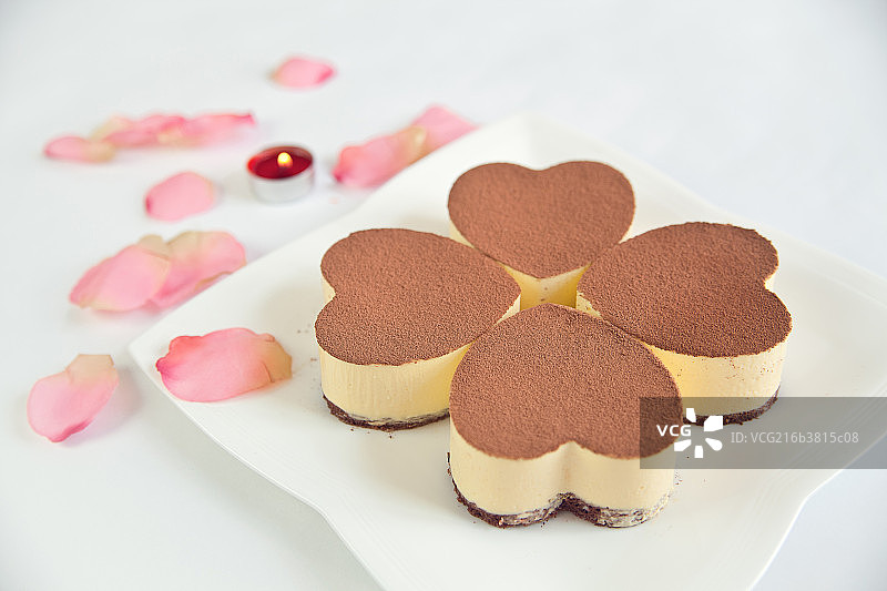 四块心形蛋糕图片素材