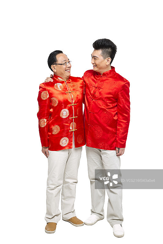 棚拍节日气氛中的唐装男人和父亲图片素材