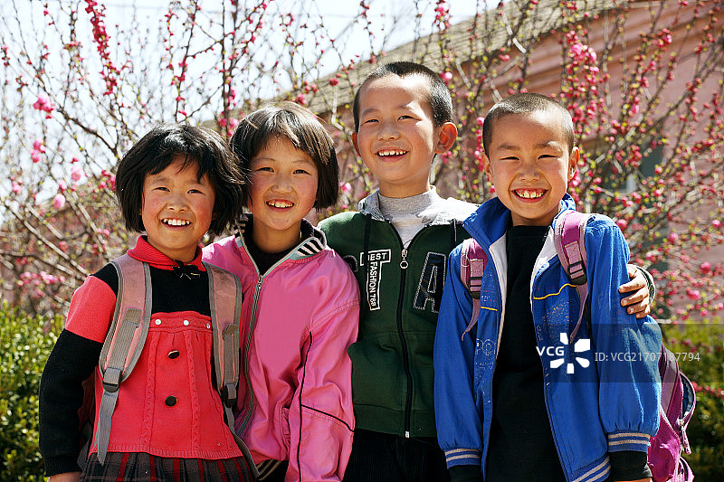 乡村小学生图片素材