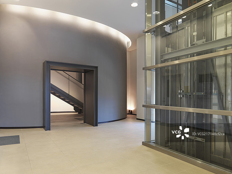 Spacious entrance in an office图片素材