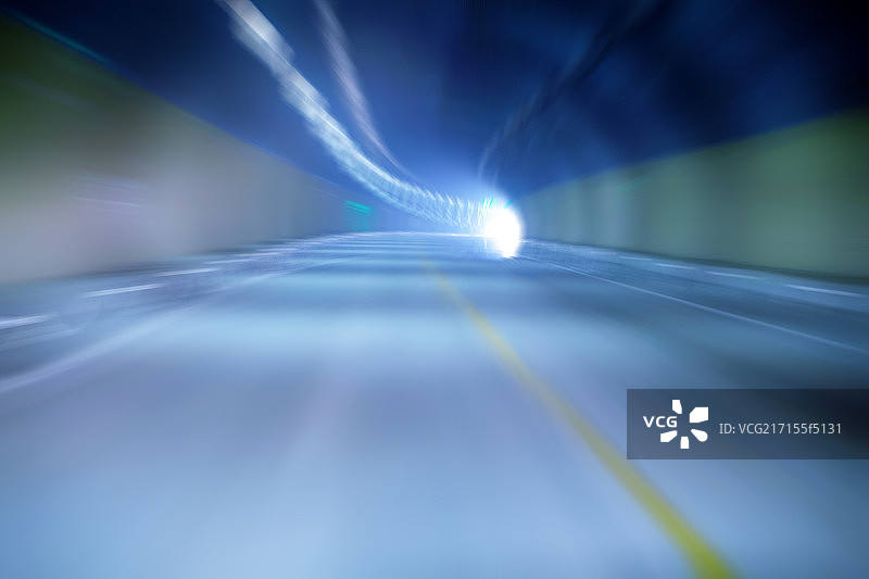 高速公路上的隧道图片素材