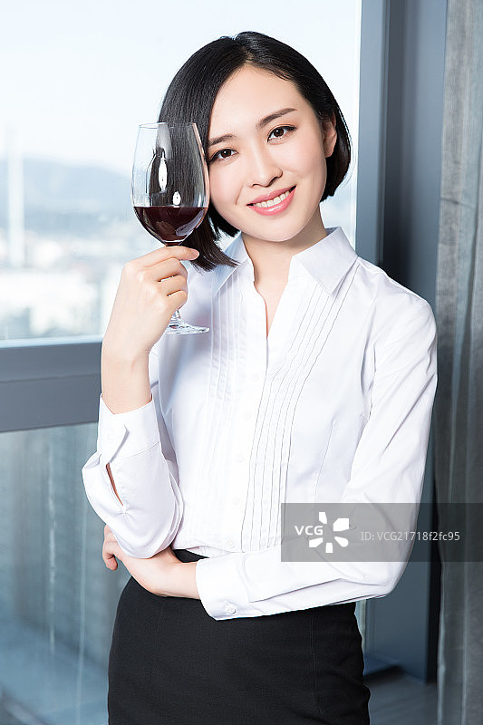 女白领和红酒图片素材