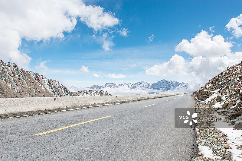 四川省阿坝州小金县巴朗山风光图片素材