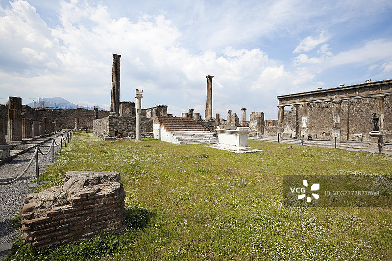 意大利庞贝古城维苏威火山图片素材