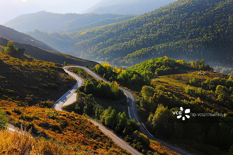 新疆喀纳斯湖风景图片素材