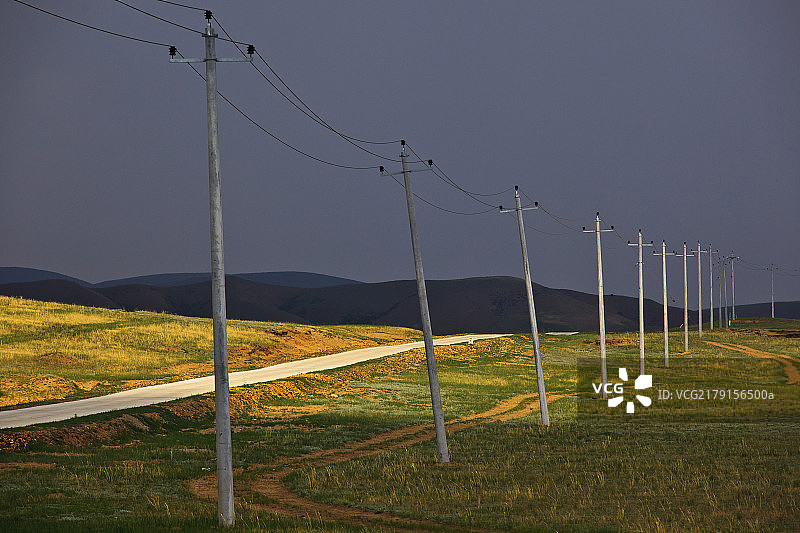 草原路图片素材