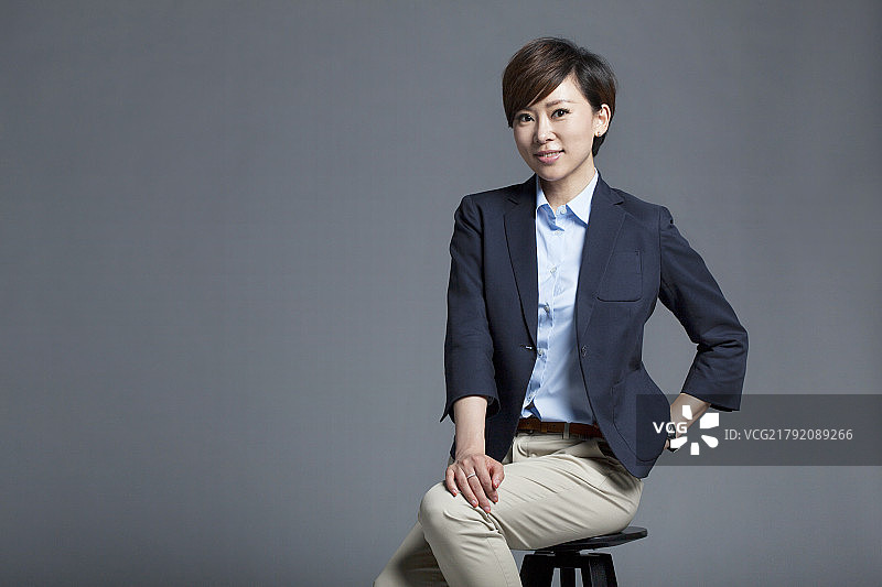 亚洲时尚女青年肖像图片素材