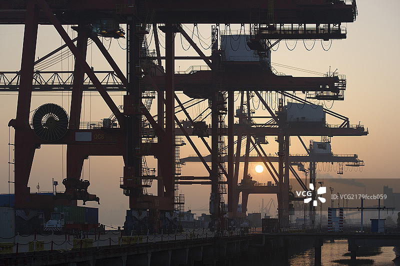 张家港港口码头图片素材