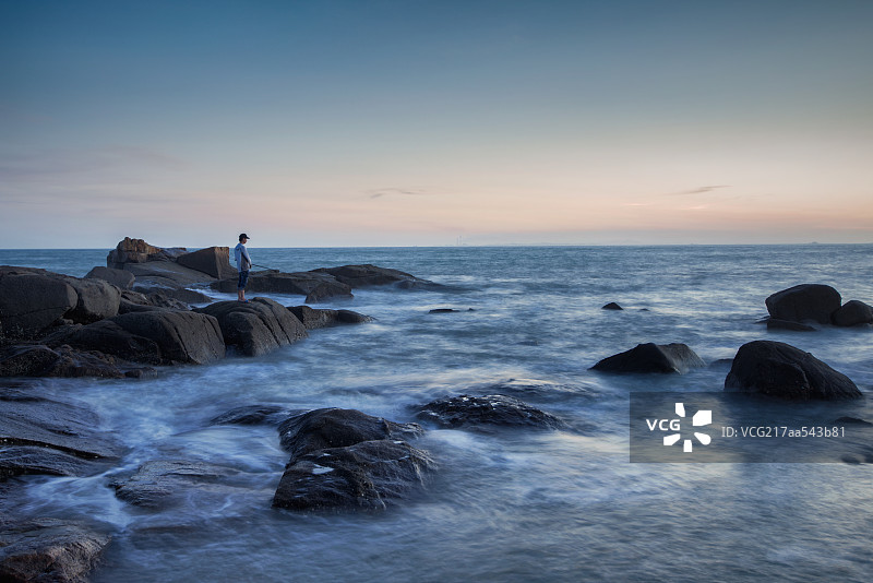 崇武海岸线海钓图片素材