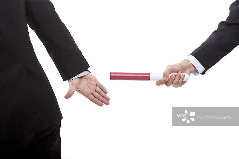 商务人士传递接力棒图片素材