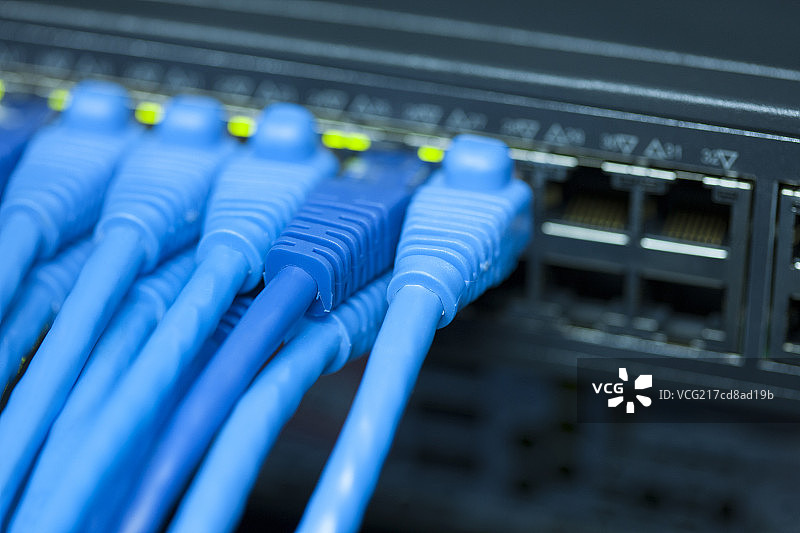 网络服务器和网线图片素材