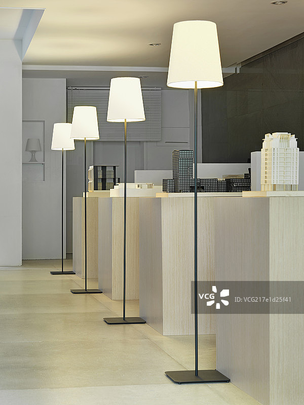 办公室内的工位图片素材