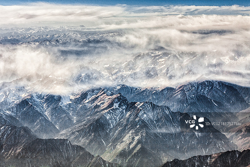 航拍横断山区耸立的群山图片素材