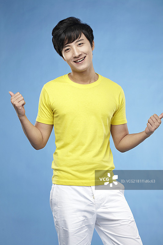 亚洲男青年肖像图片素材