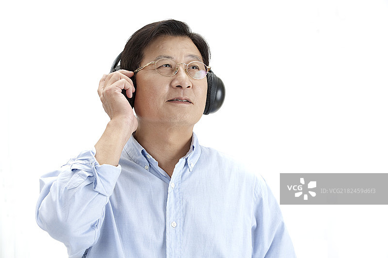 听音乐,中老年男人图片素材