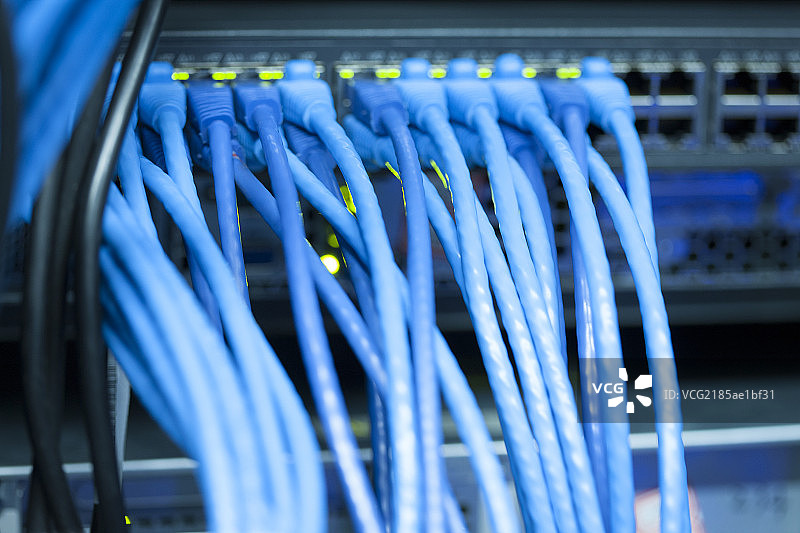 网络服务器和网线图片素材