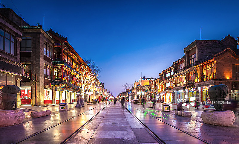 前门大街夜景，汽车广告背景图图片素材