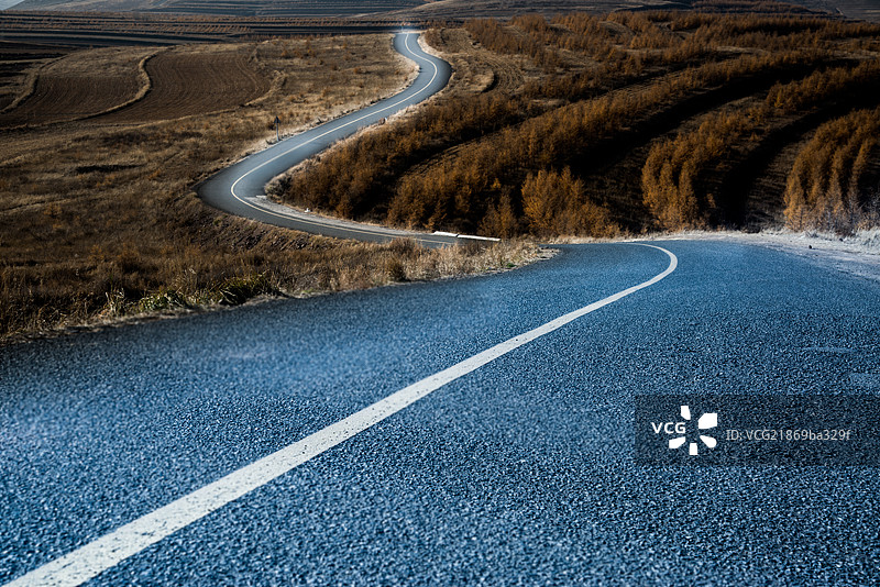 草原天路图片素材