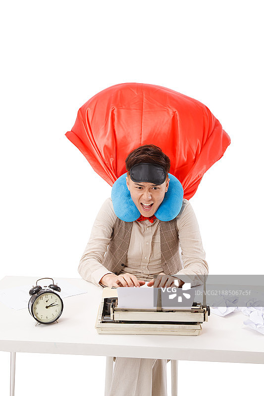 正在上夜班的青年男人图片素材