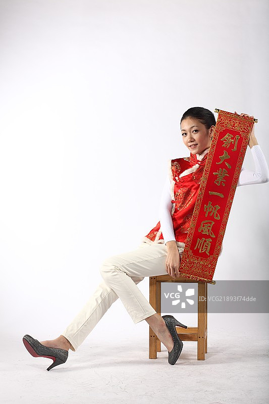 穿红色小夹袄的女人图片素材