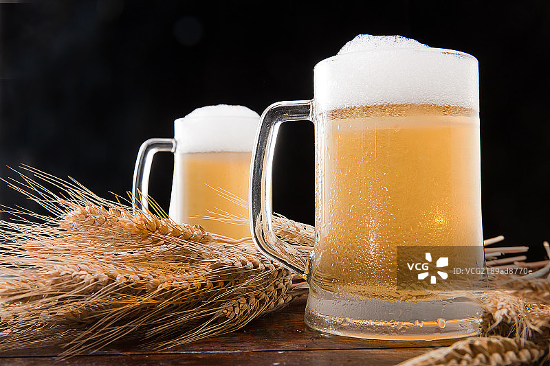 静物啤酒麦穗图片素材