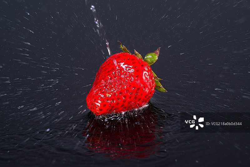 水中草莓图片素材