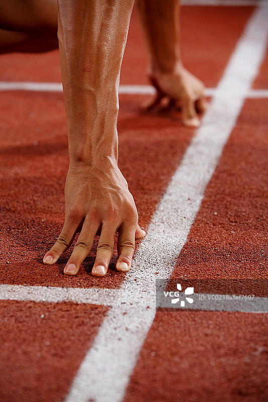 田径运动员在训练图片素材