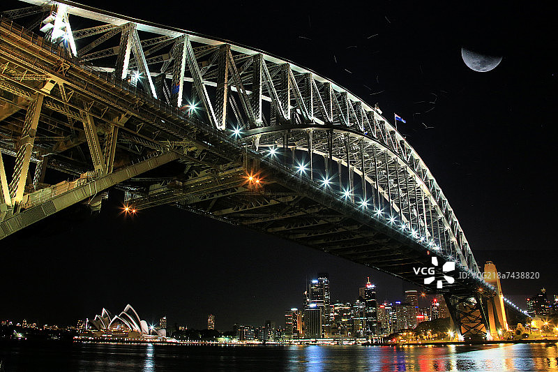 澳洲悉尼歌剧大桥有月有海鸥线图片素材