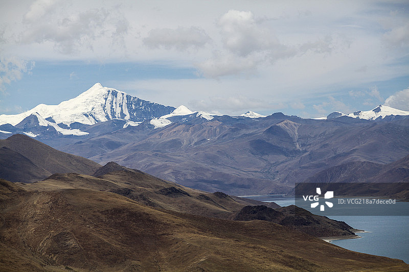 羊卓雍错图片素材