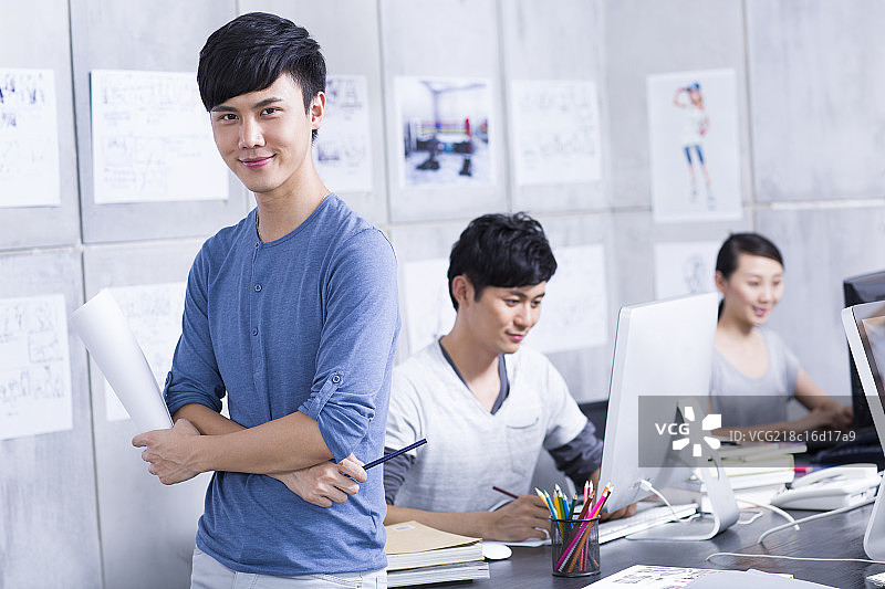 快乐的办公室职员图片素材